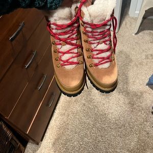 Tory Burch boots used 1 time like new